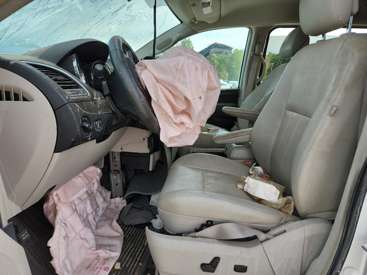 2012 Chrysler Town & Country Touring L VIN: 2C4RC1CG3CR117420 Lot: 81109825