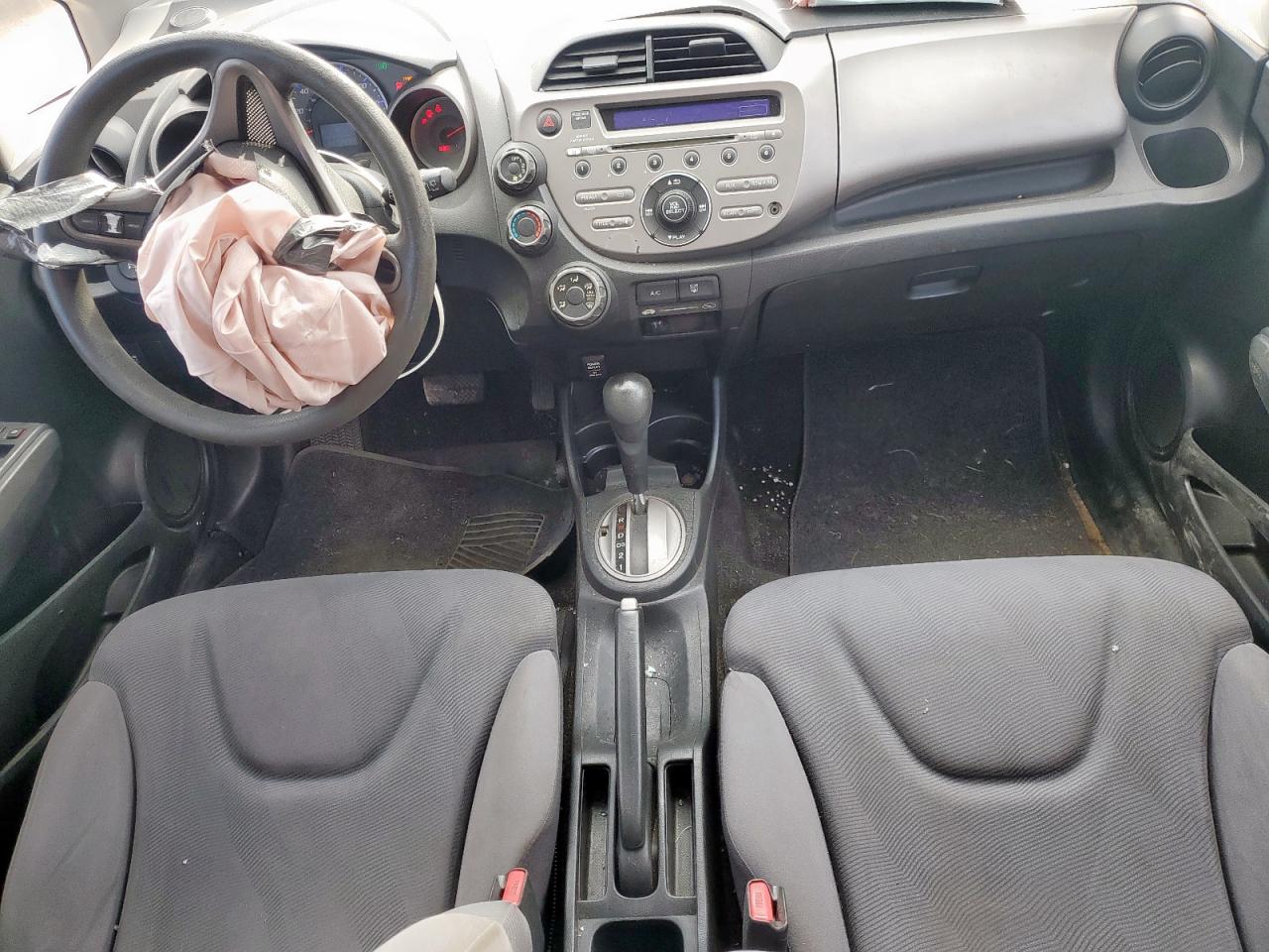 2011 Honda Fit VIN: JHMGE8H32BS010547 Lot: 83970285
