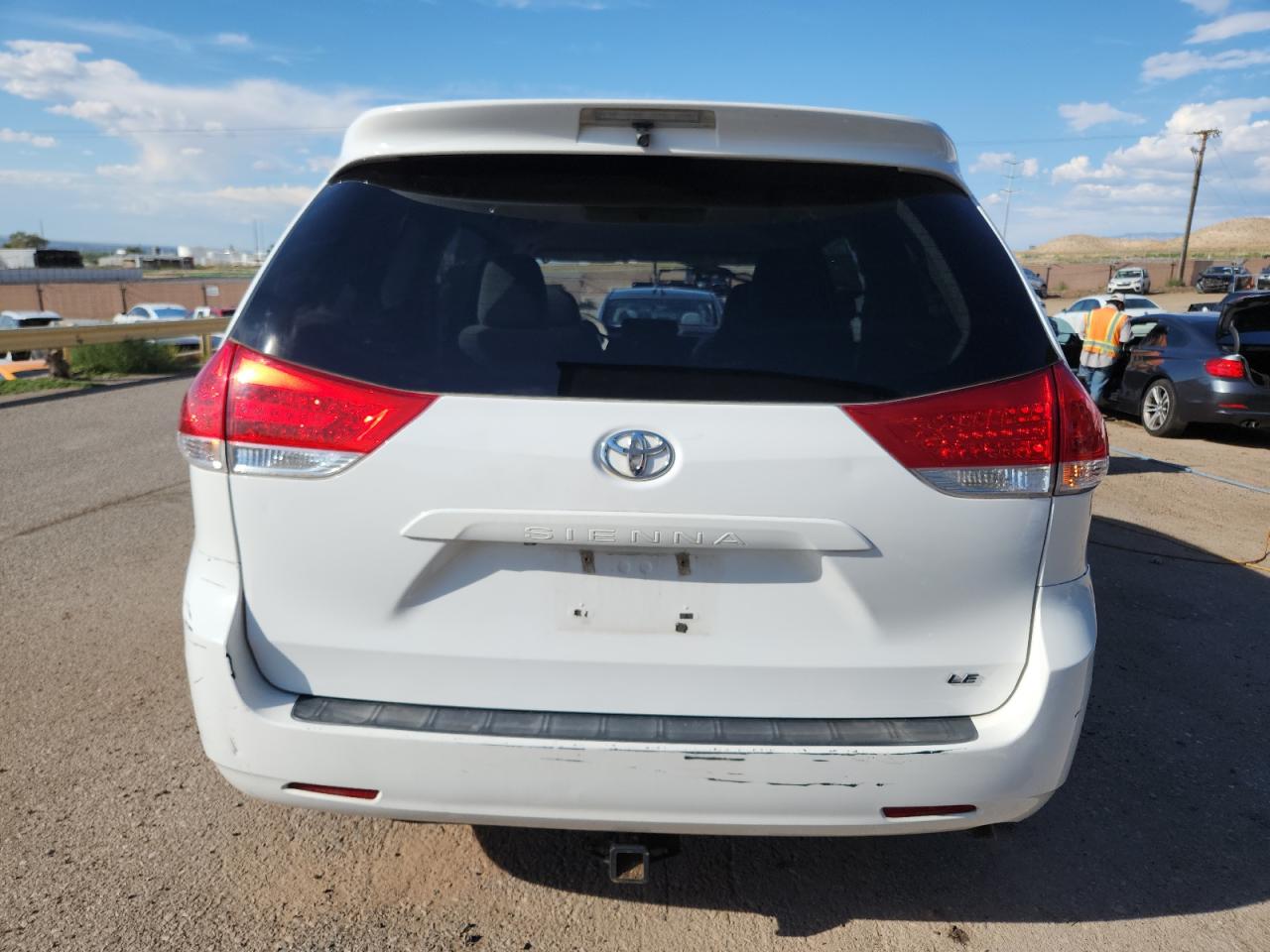 2014 Toyota Sienna Le VIN: 5TDKK3DCXES518386 Lot: 70853525