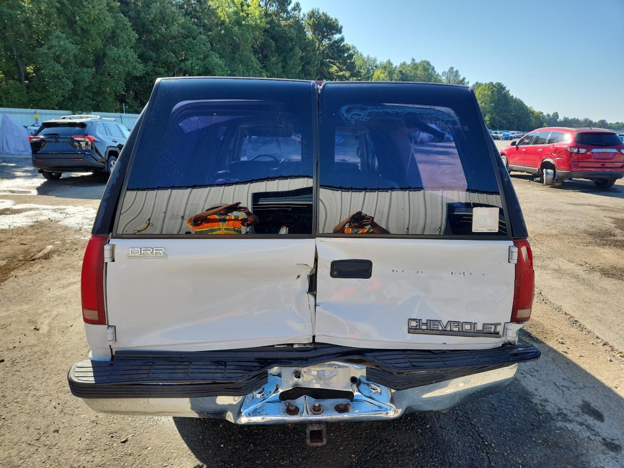 1999 Chevrolet Suburban C1500 VIN: 3GNEC16R1XG264785 Lot: 81626895