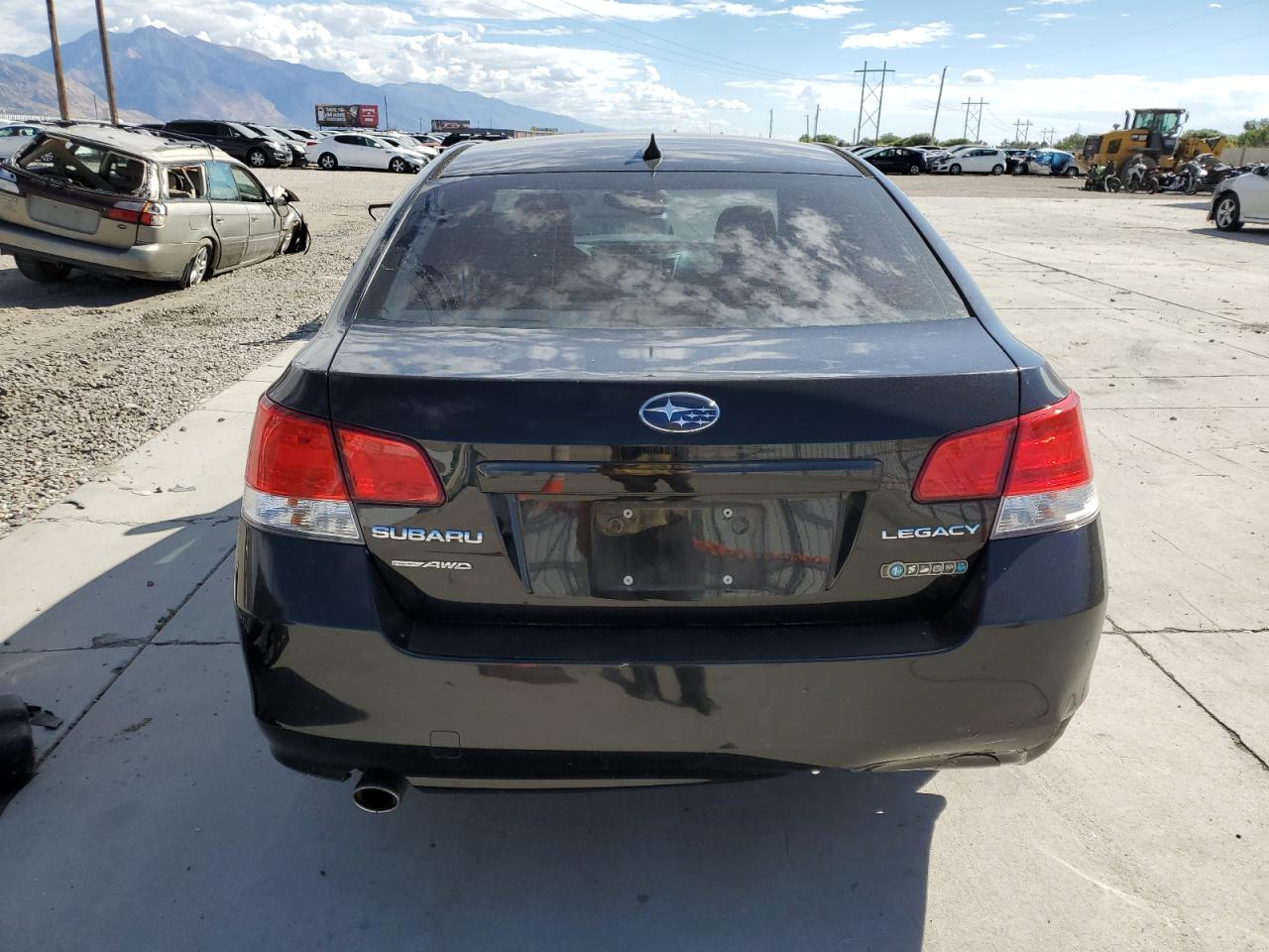 2011 Subaru Legacy 2.5I Limited VIN: 4S3BMCK61B3228512 Lot: 84036195