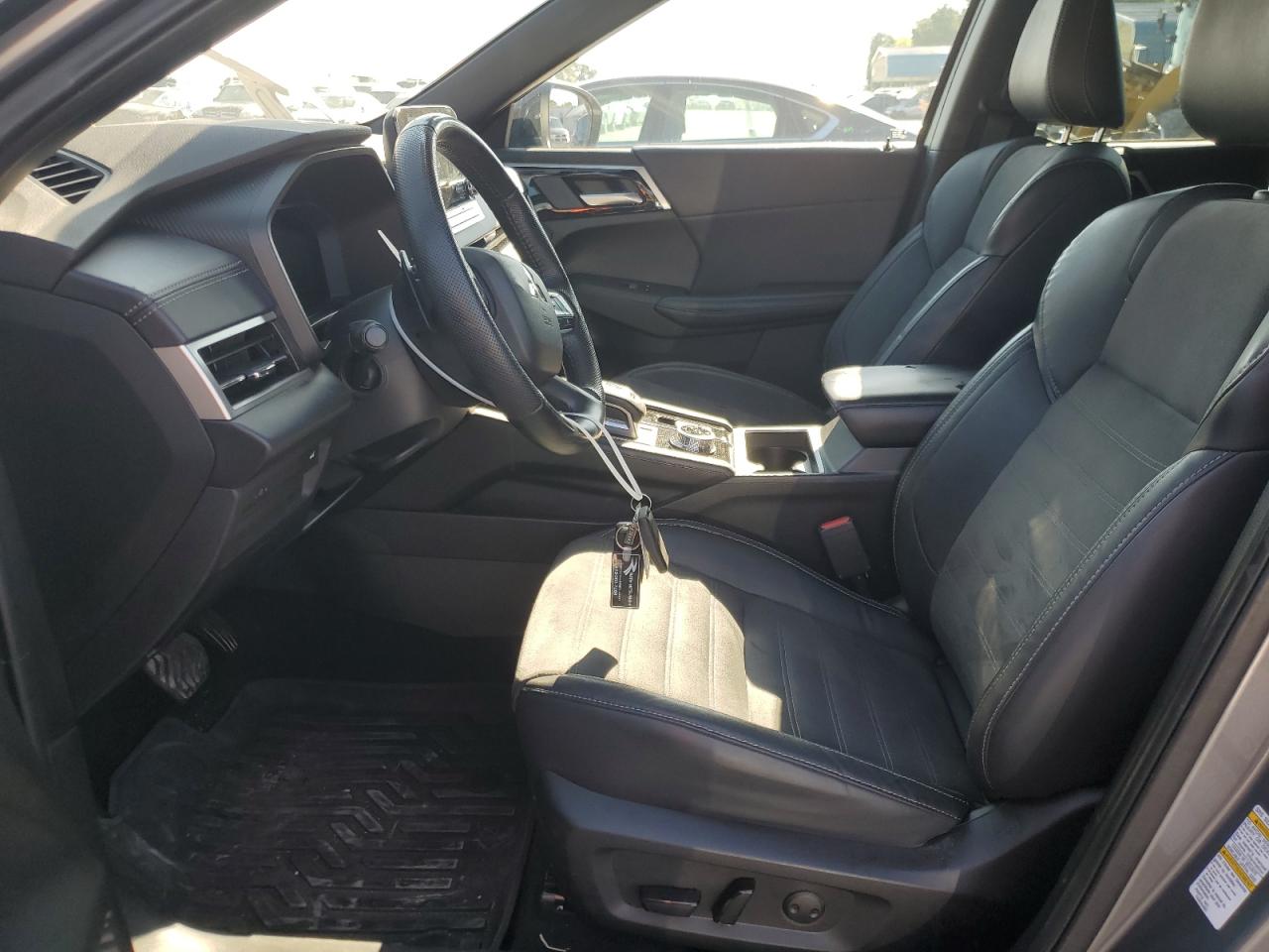 2023 Mitsubishi Outlander Se VIN: JA4J4UA84PZ049951 Lot: 71192835