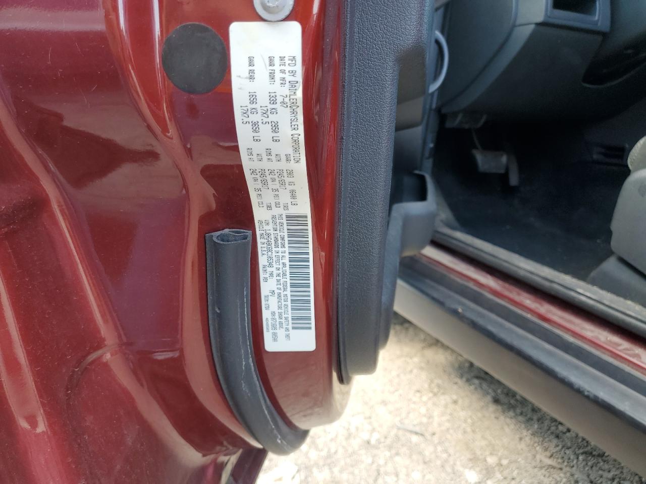 2008 Jeep Commander Sport VIN: 1J8HG48K68C105348 Lot: 81876395