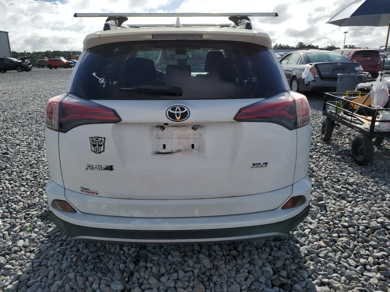 2017 Toyota Rav4 Xle VIN: JTMWFREV7HD097574 Lot: 81883955