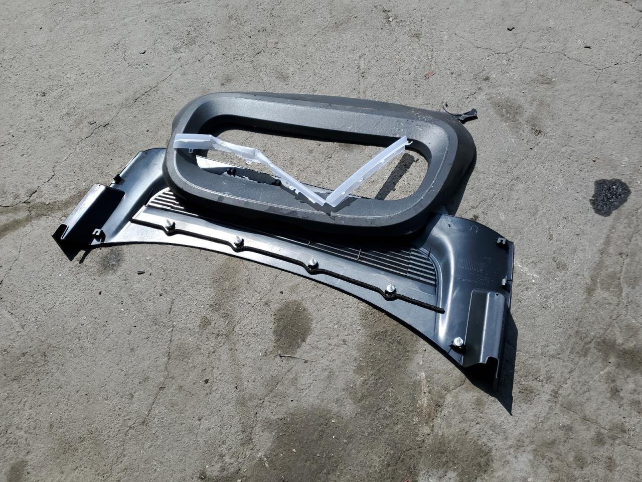 2026 Tesla Model Y VIN: 7SAYGDEE9TF440804 Lot: 82161905