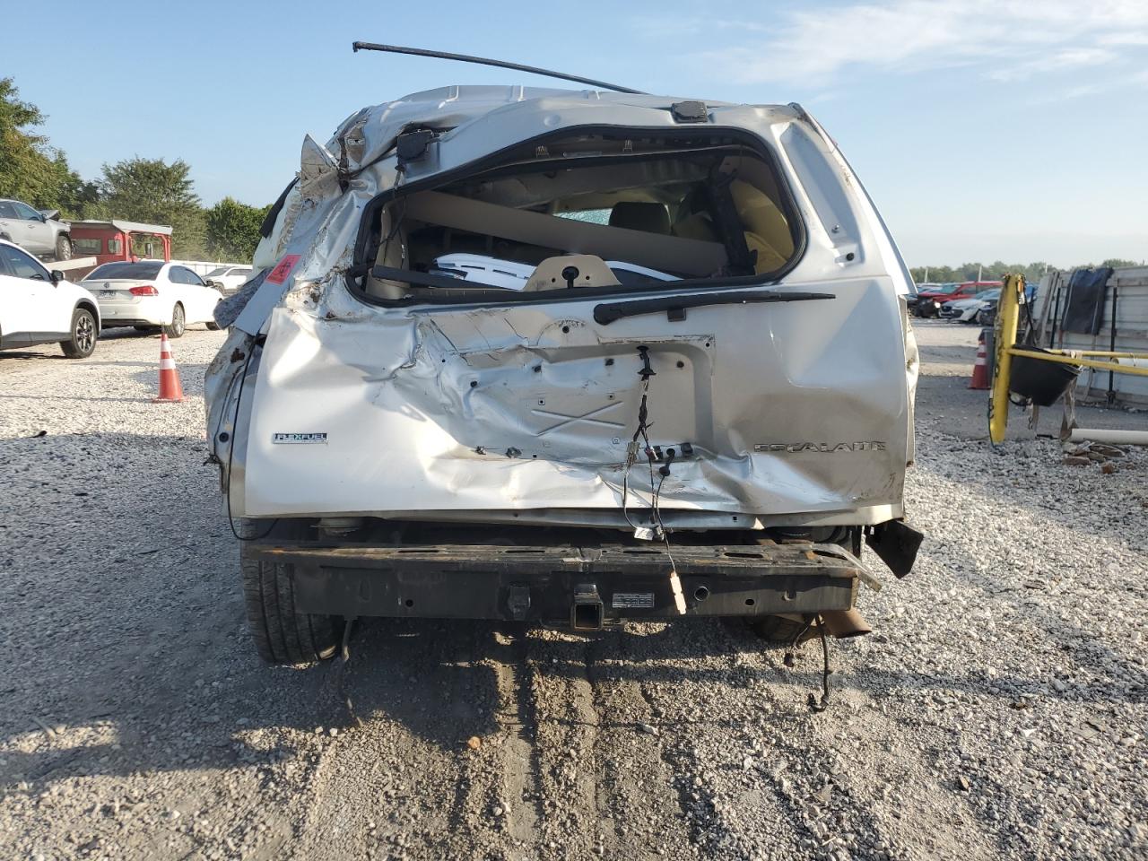 2010 Cadillac Escalade Luxury VIN: 1GYUKBEF5AR110246 Lot: 71695135