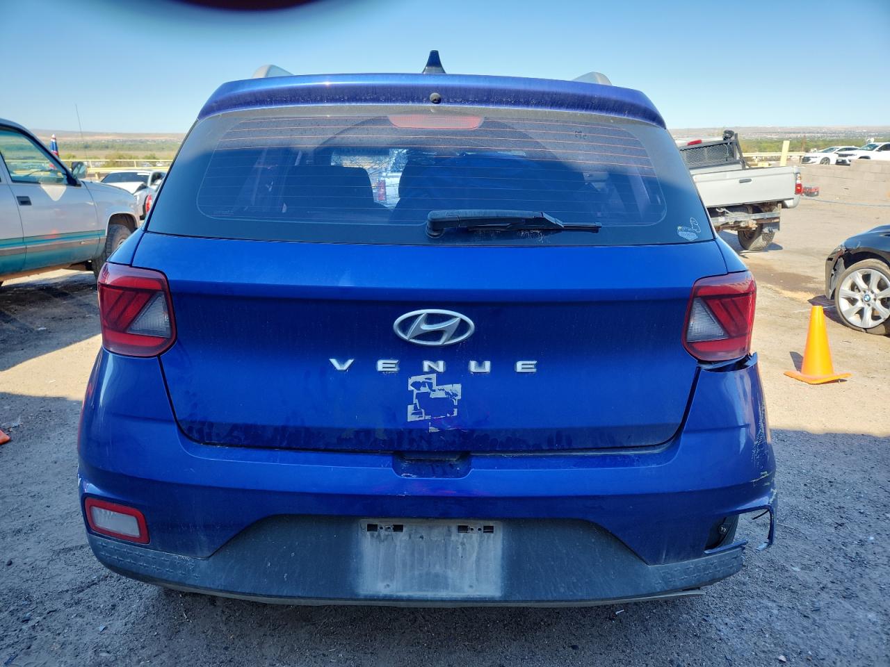 2022 Hyundai Venue Sel VIN: KMHRC8A35NU133645 Lot: 83819725