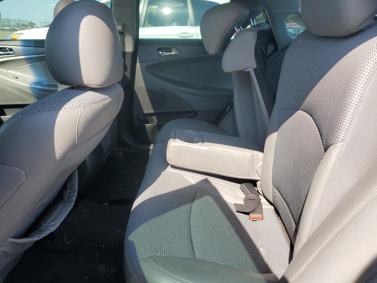 2012 Hyundai Sonata Se VIN: 5NPEC4AB5CH458063 Lot: 81243815