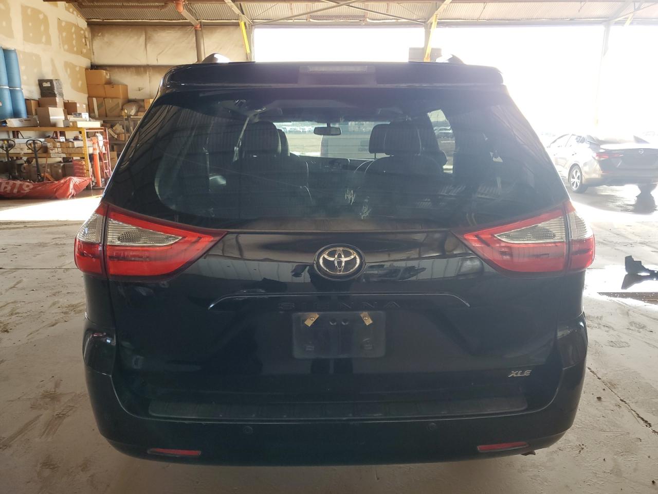 2017 Toyota Sienna Xle VIN: 5TDYZ3DCXHS808251 Lot: 84057965