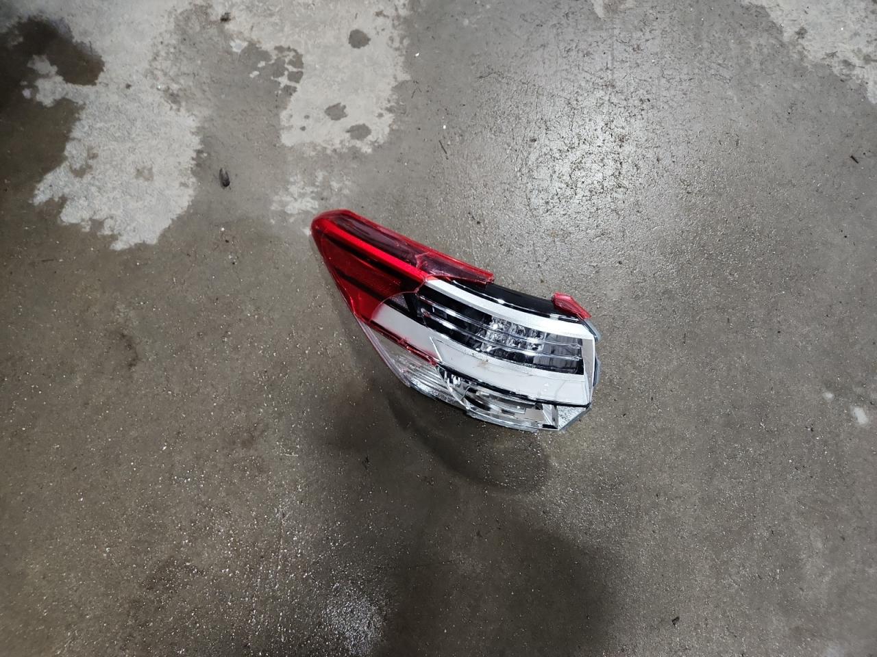 2019 Toyota Highlander Le VIN: 5TDBZRFH1KS975459 Lot: 71602215