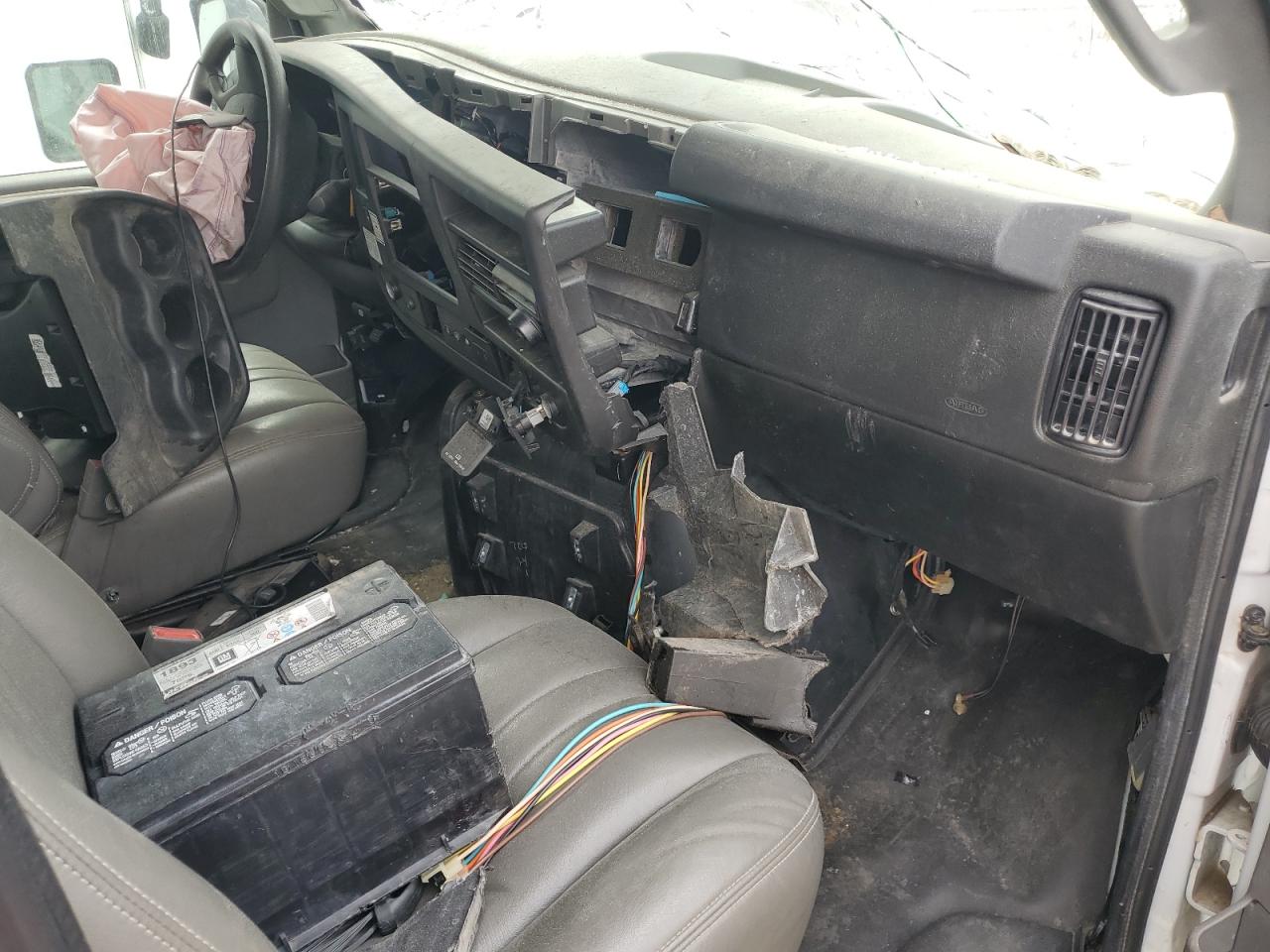 2021 GMC Savana Cut - Expeditor Truck VIN: 7GZ37TC74MN008679 Lot: 81514325