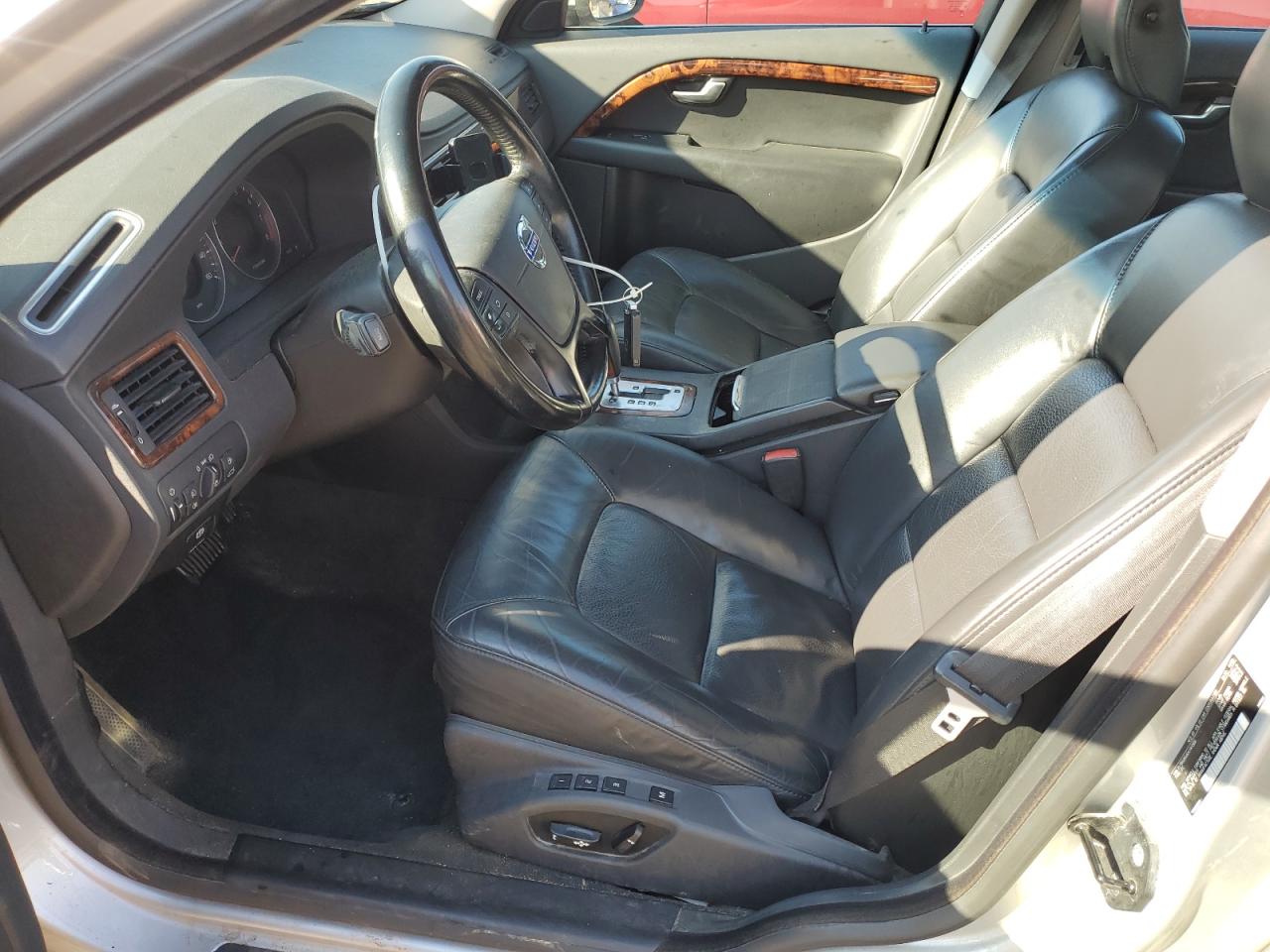 2010 Volvo V70 3.2 VIN: YV1982BW6A1141366 Lot: 80881625