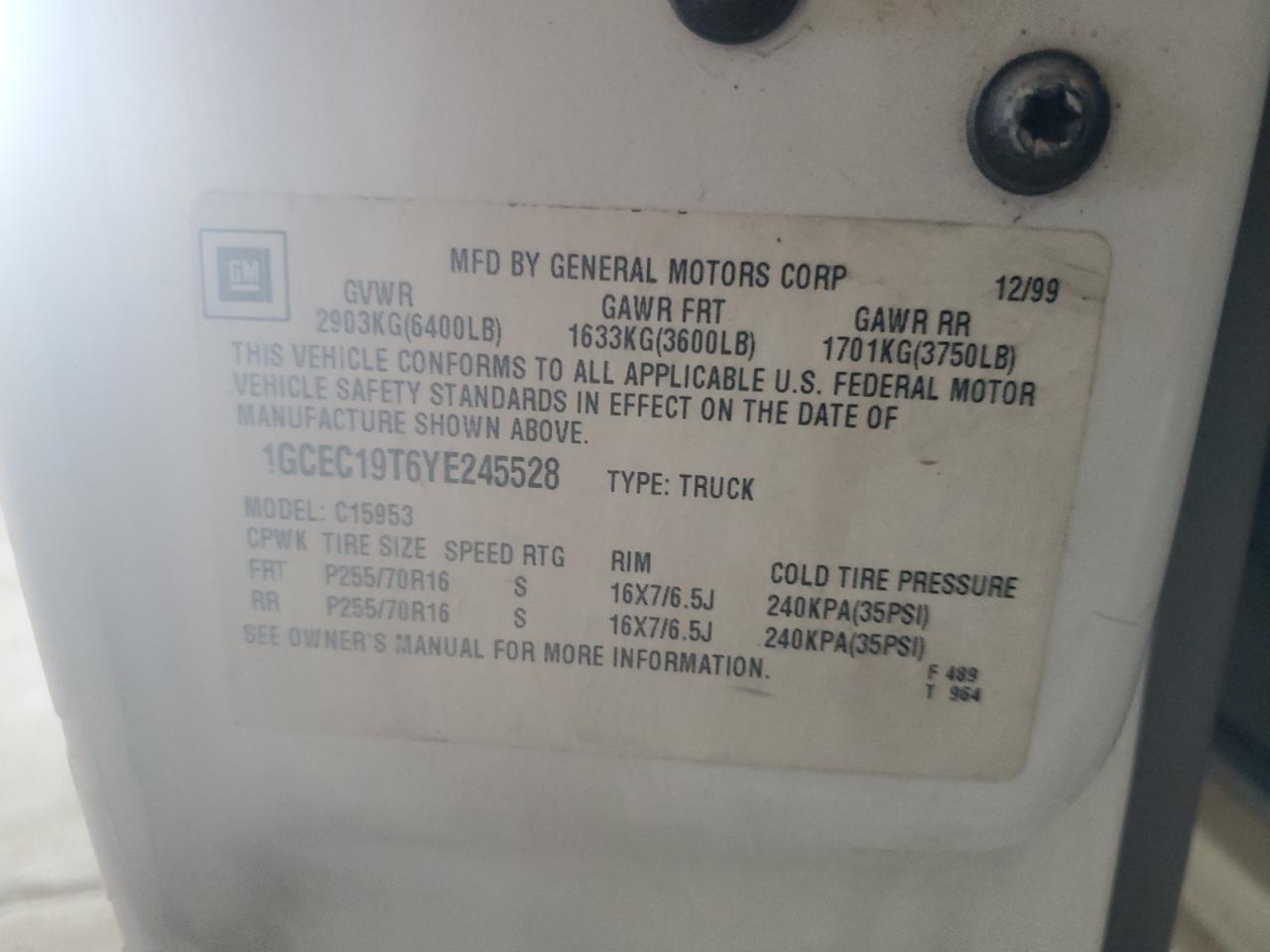 2000 Chevrolet Silverado C1500 VIN: 1GCEC19T6YE245528 Lot: 80950295