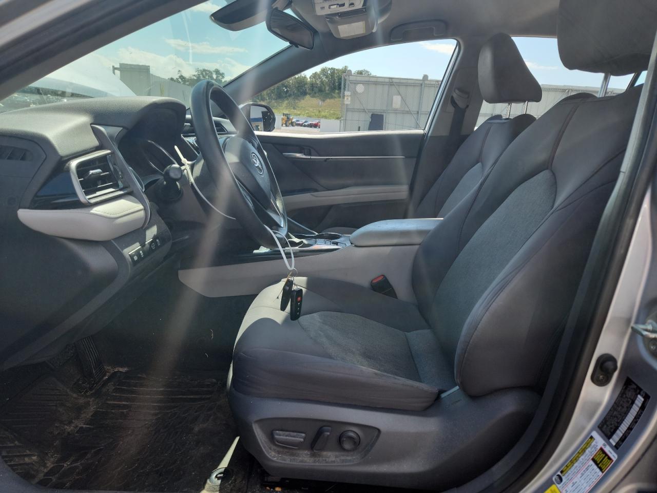 2020 Toyota Camry Le VIN: 4T1C31AK5LU528734 Lot: 81563275