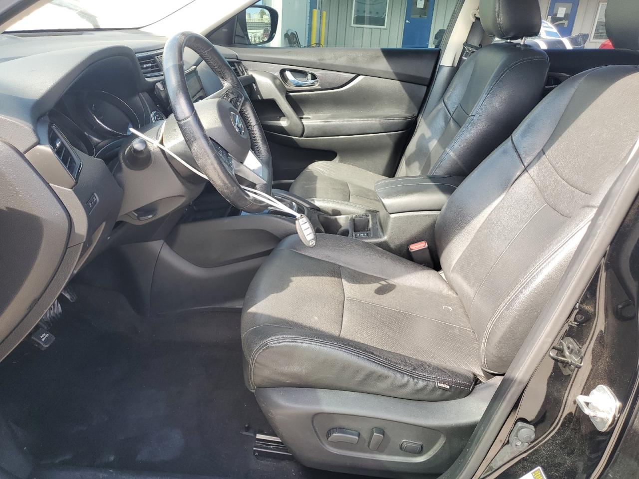 2017 Nissan Rogue S VIN: JN8AT2MT2HW399440 Lot: 81885535