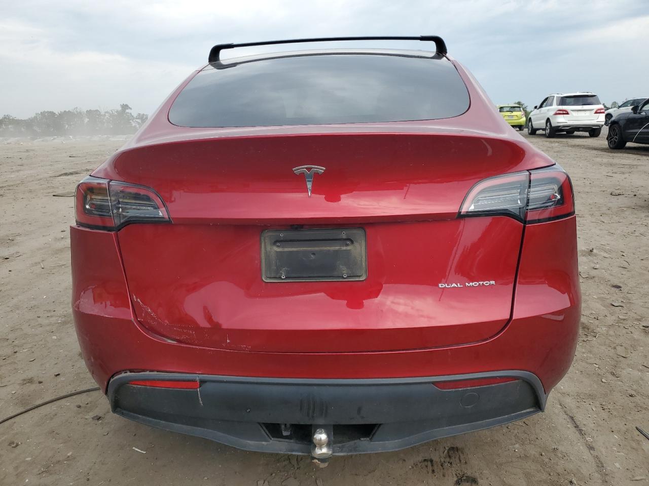 2024 Tesla Model Y VIN: 7SAYGAEE5RF993330 Lot: 83998495