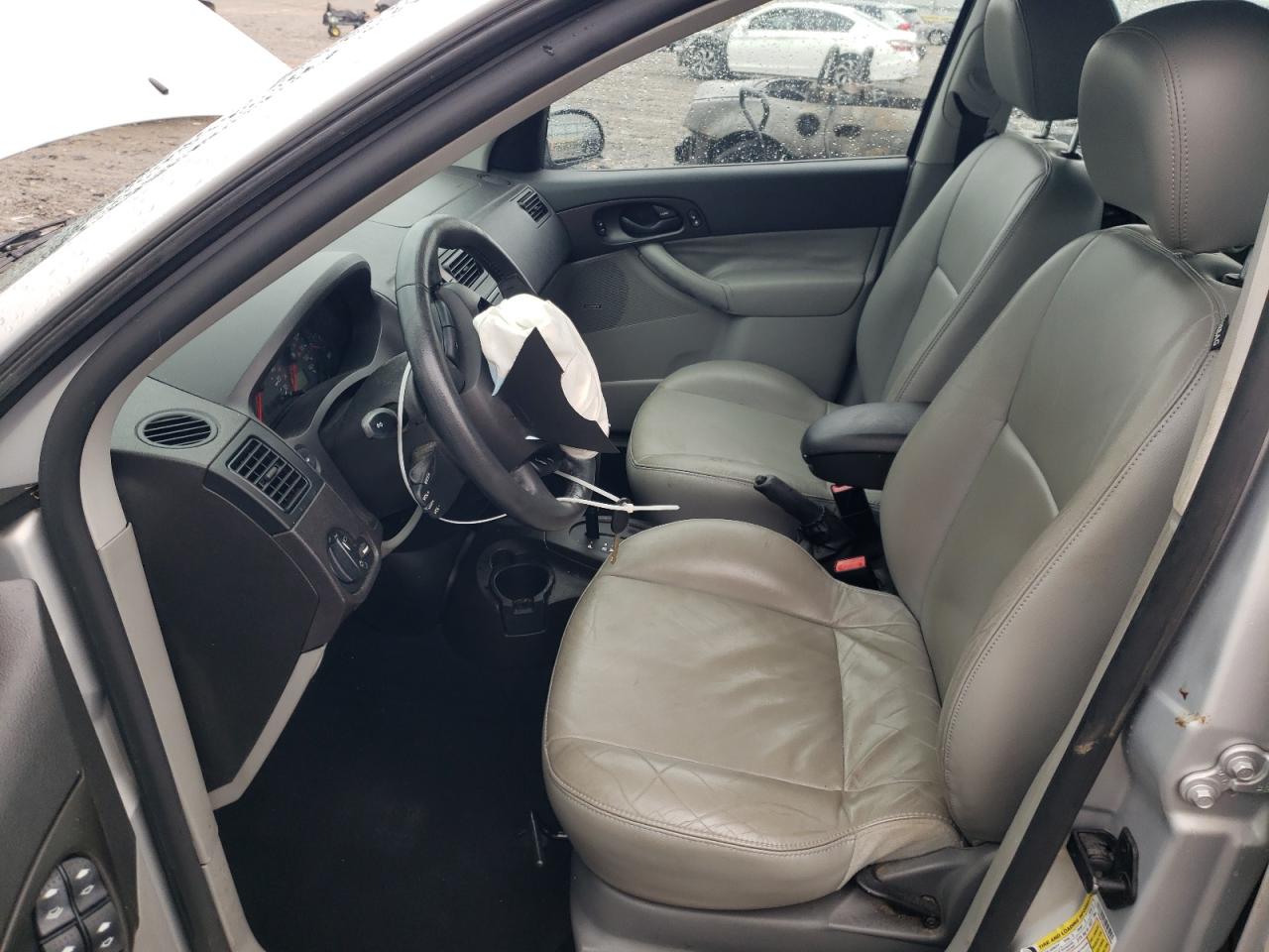 2007 Ford Focus Zx5 VIN: 1FAHP37NX7W338956 Lot: 83857325