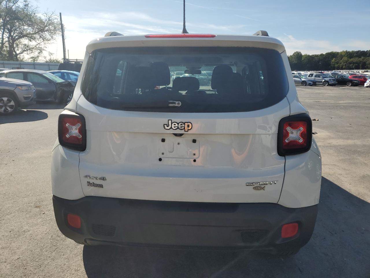 2015 Jeep Renegade Sport VIN: ZACCJBAT0FPC16979 Lot: 71081015