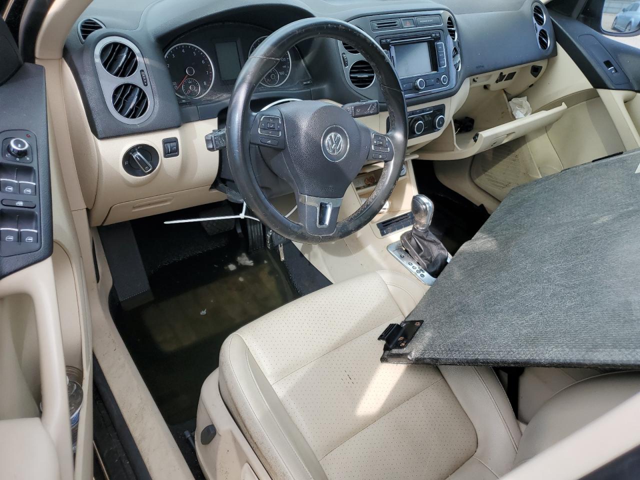 2012 Volkswagen Tiguan S VIN: WVGBV7AXXCW607647 Lot: 84803535