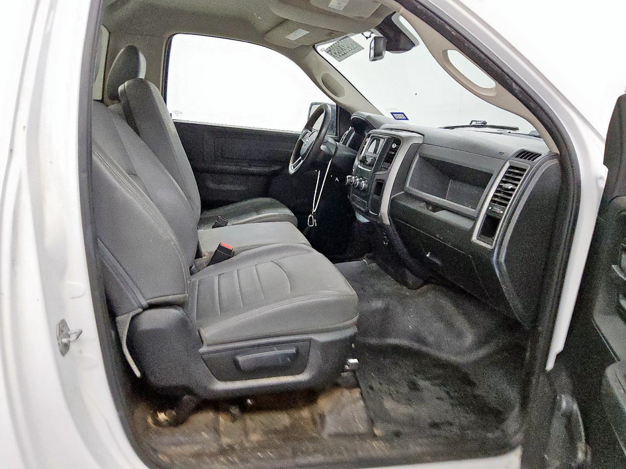 2018 Ram 1500 St VIN: 3C6JR6DT8JG137757 Lot: 80923095