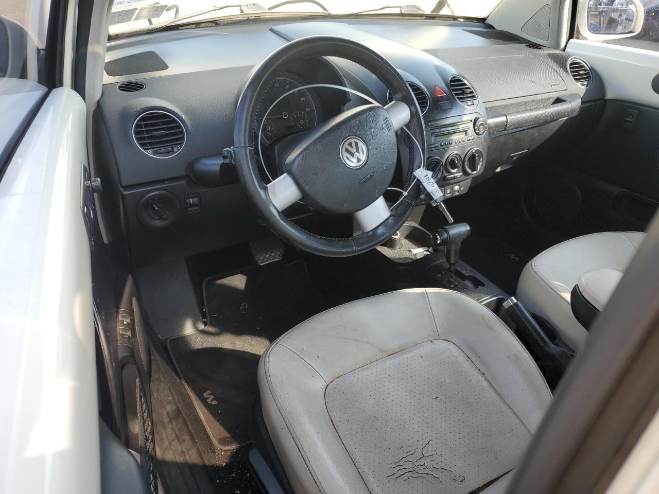 2008 Volkswagen New Beetle Triple White VIN: 3VWFG31C68M524095 Lot: 81691535