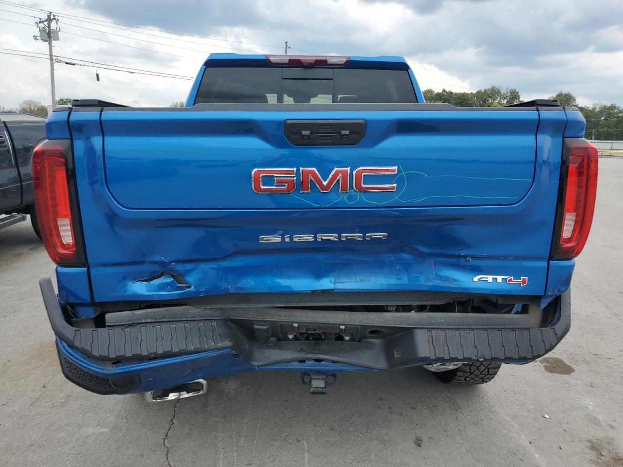 2024 GMC Sierra K1500 At4 VIN: 1GTUUEE89RZ164194 Lot: 71906555