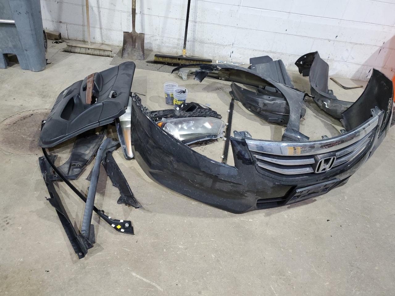 2011 Honda Accord Exl VIN: 1HGCP2F87BA038129 Lot: 71180615