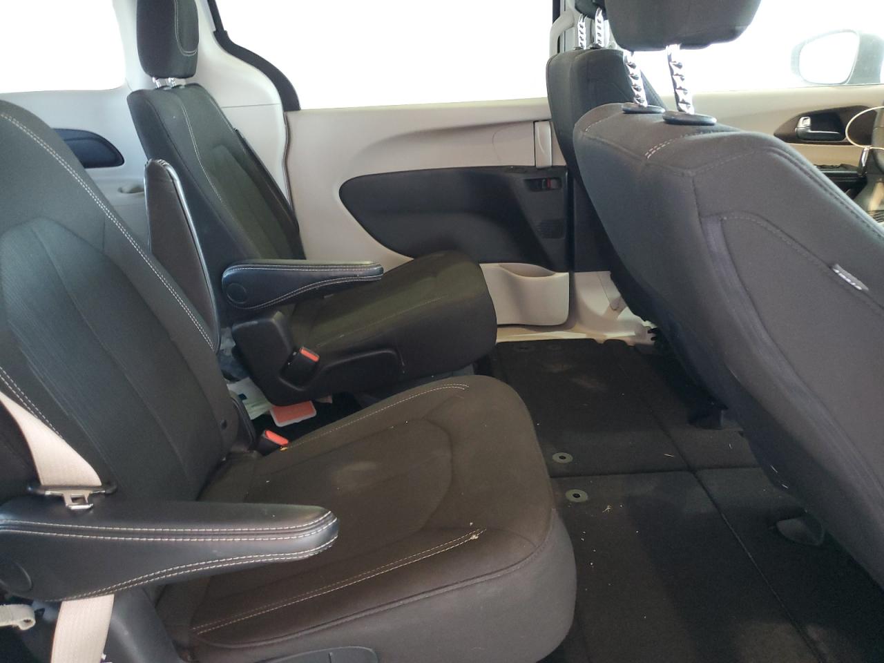 2022 Chrysler Voyager Lx VIN: 2C4RC1CG4NR226939 Lot: 72071445