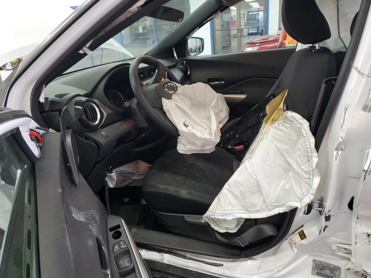 2019 Nissan Kicks S VIN: 3N1CP5CU2KL533870 Lot: 84645135