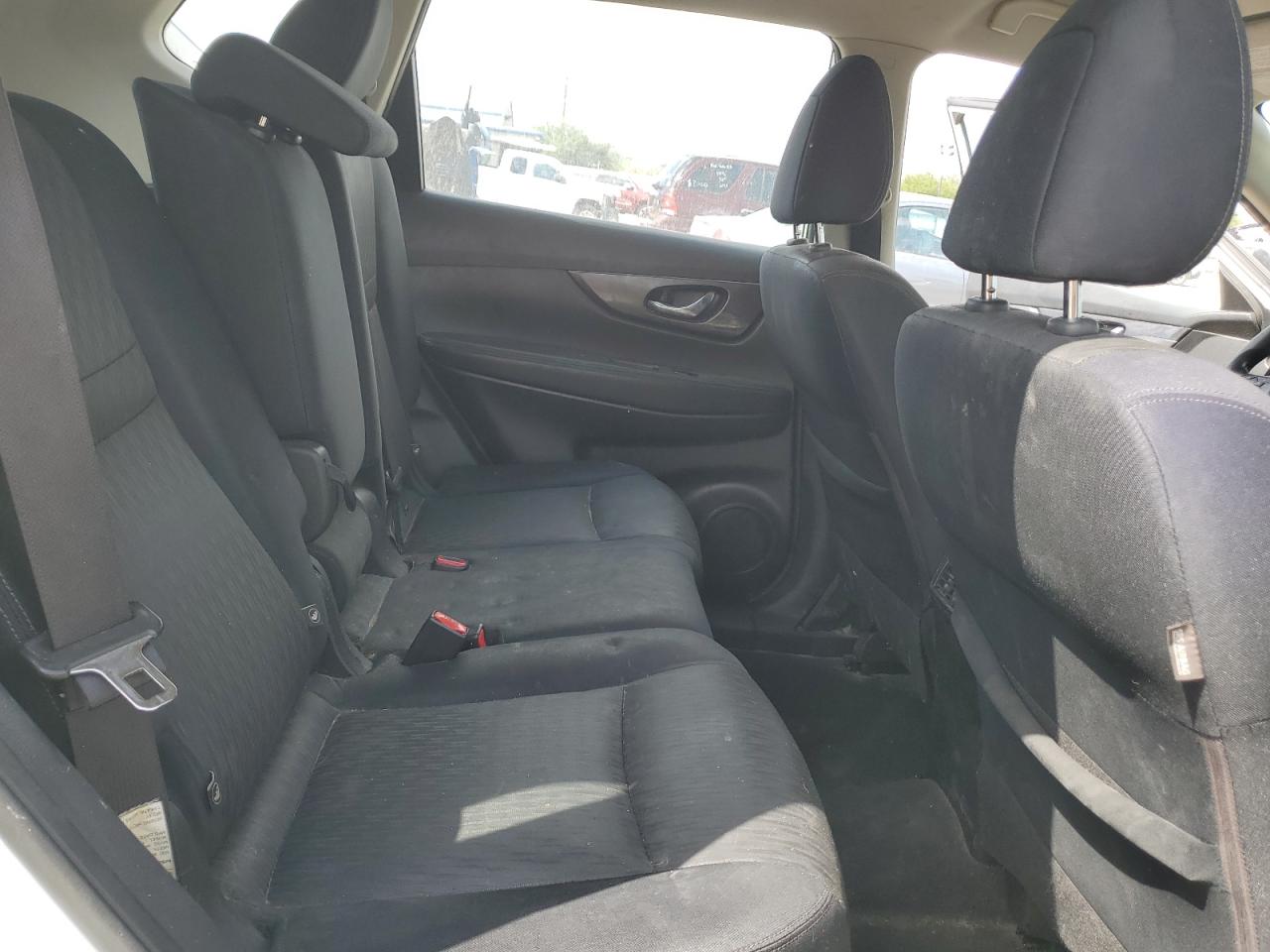 2017 Nissan Rogue S VIN: JN8AT2MT6HW147948 Lot: 84255545