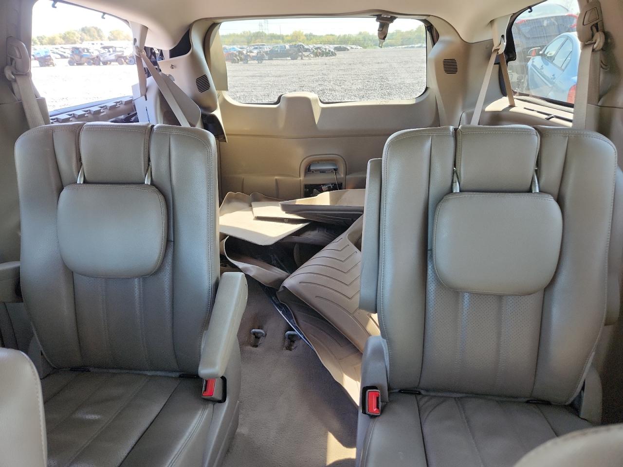 2014 Chrysler Town & Country Touring L VIN: 2C4RC1CG8ER108621 Lot: 80810755