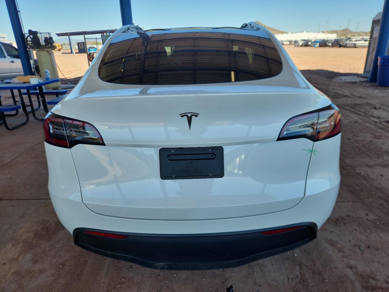2024 Tesla Model Y VIN: 7SAYGDED6RF151122 Lot: 81297445