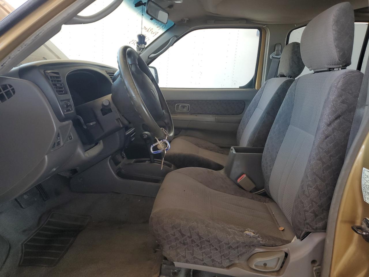 2000 Nissan Xterra Xe VIN: 5N1ED28T5YC587323 Lot: 80016405