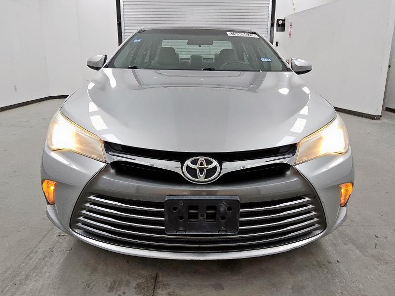  TOYOTA CAMRY 2017 Серебристый