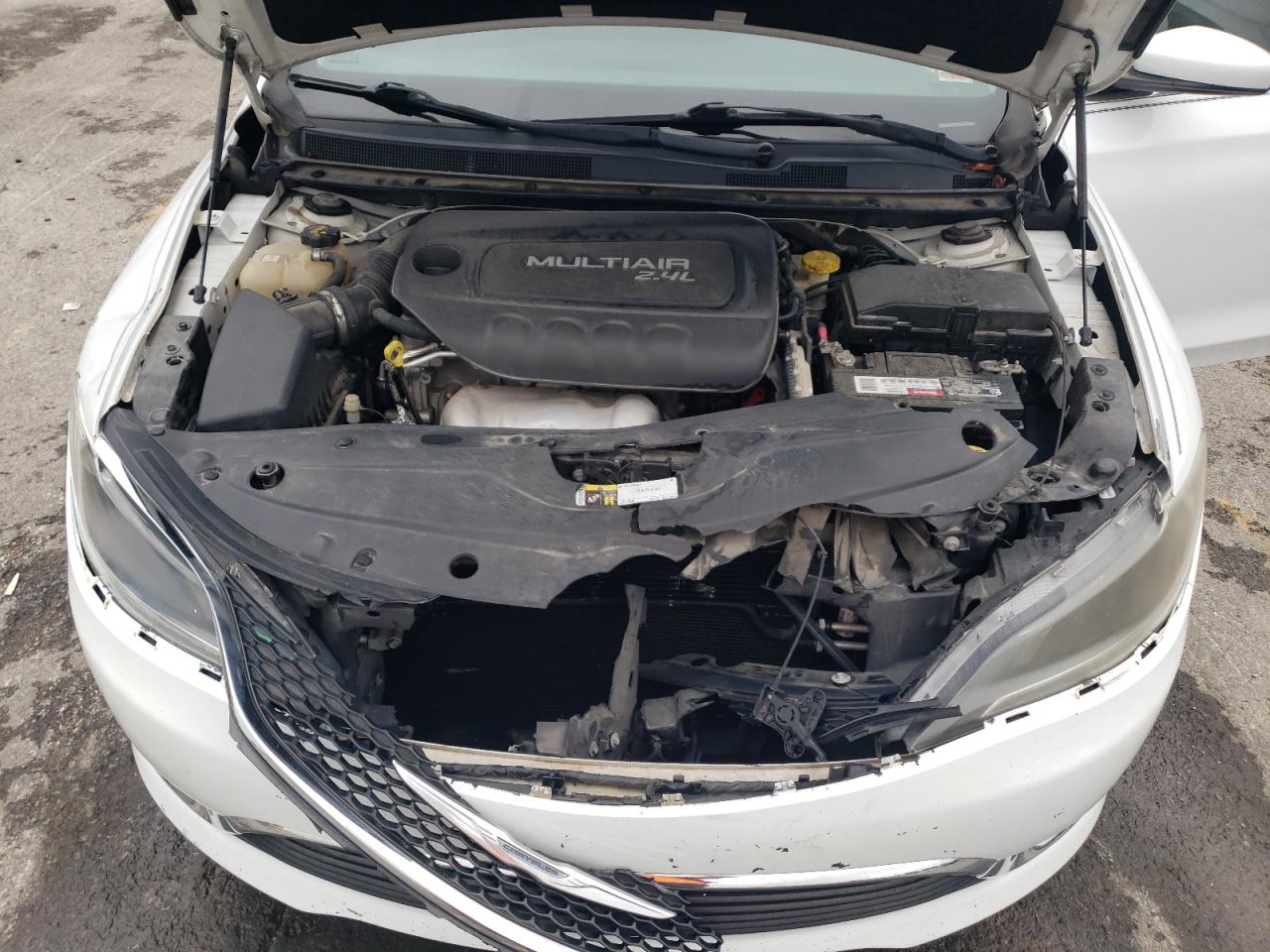 2015 Chrysler 200 Limited VIN: 1C3CCCAB6FN640025 Lot: 81560225