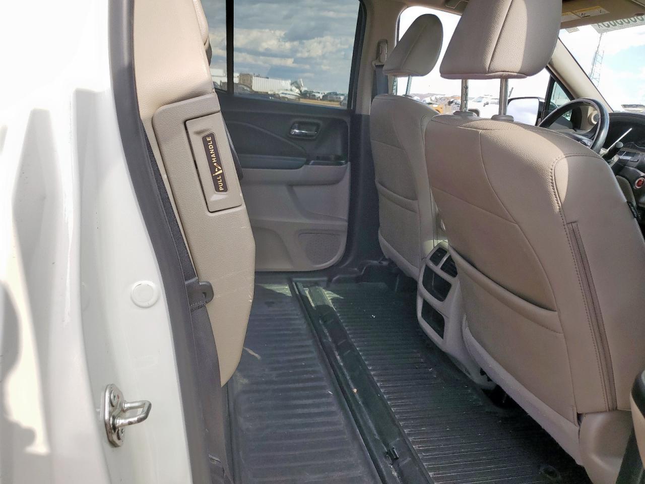 2017 Honda Ridgeline Rtl VIN: 5FPYK3F56HB038290 Lot: 71868305