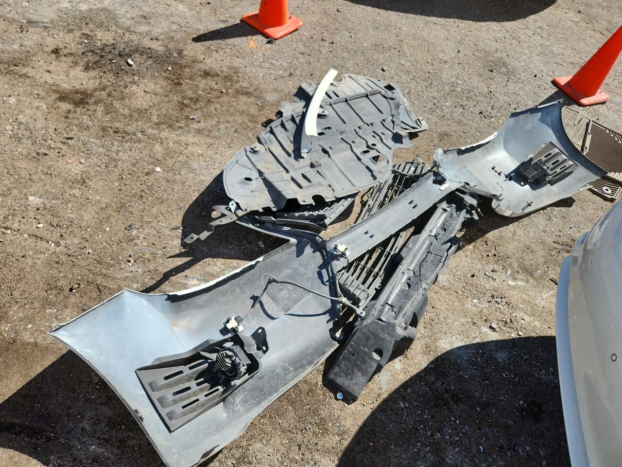 2014 Lexus Es 300H VIN: JTHBW1GG4E2073933 Lot: 80929765