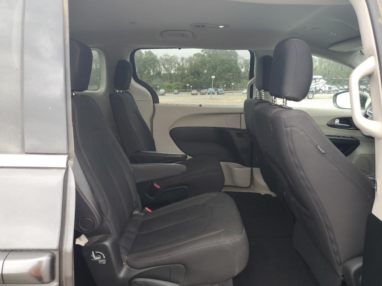 2018 Chrysler Pacifica Touring Plus VIN: 2C4RC1FG4JR318364 Lot: 84522565