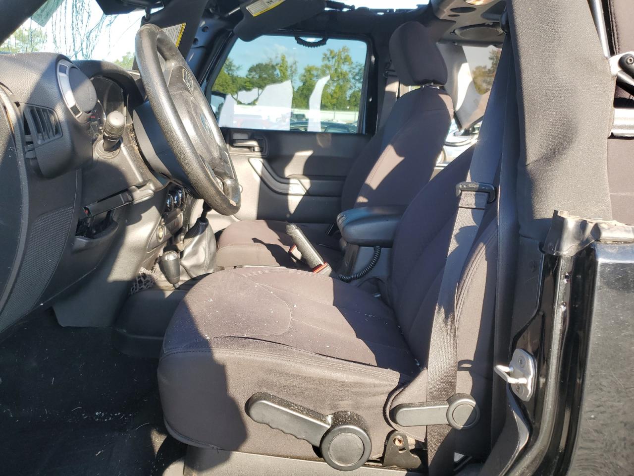 2013 Jeep Wrangler Sport VIN: 1C4AJWAG2DL640327 Lot: 71726795