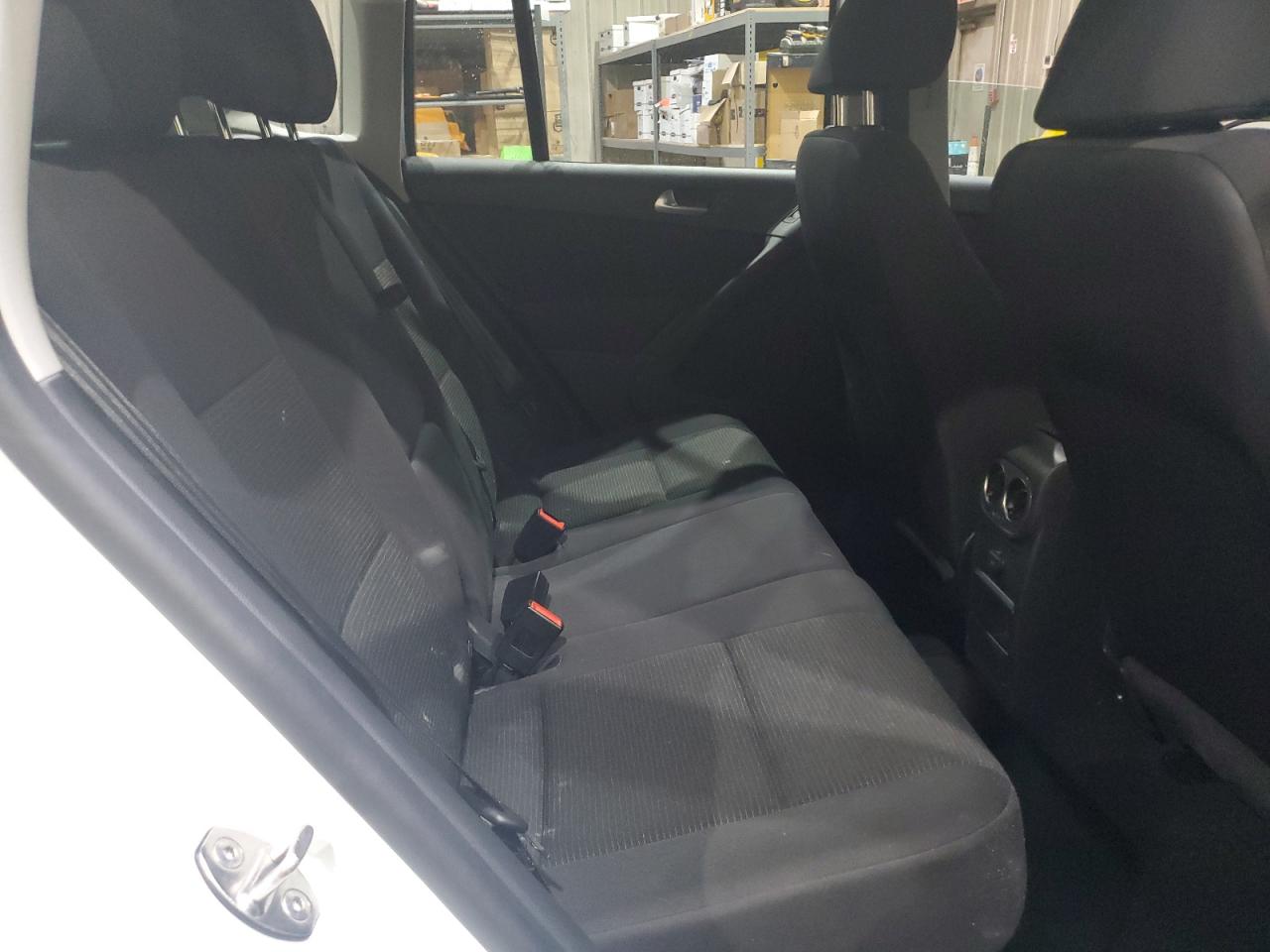 2017 Volkswagen Tiguan S VIN: WVGAV7AX3HK053393 Lot: 81577945