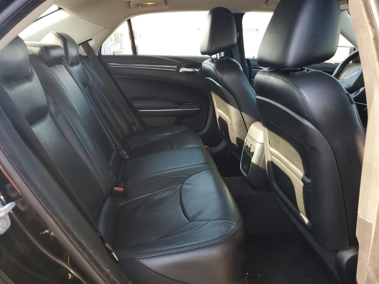 2016 Chrysler 300 Limited VIN: 2C3CCAAG2GH224175 Lot: 68228565