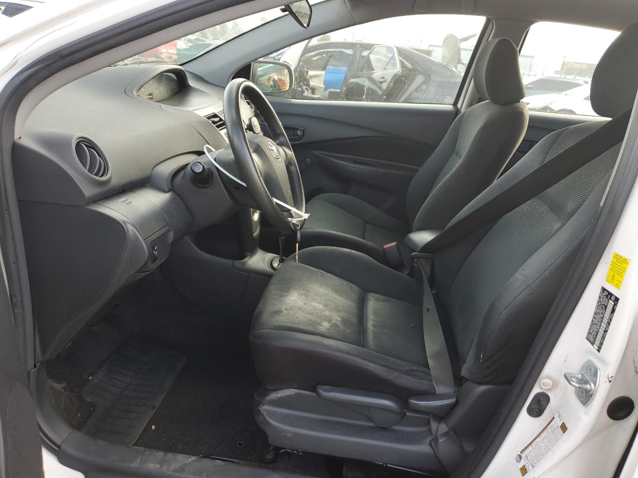 2010 Toyota Yaris VIN: JTDBT4K37A1355824 Lot: 84032265