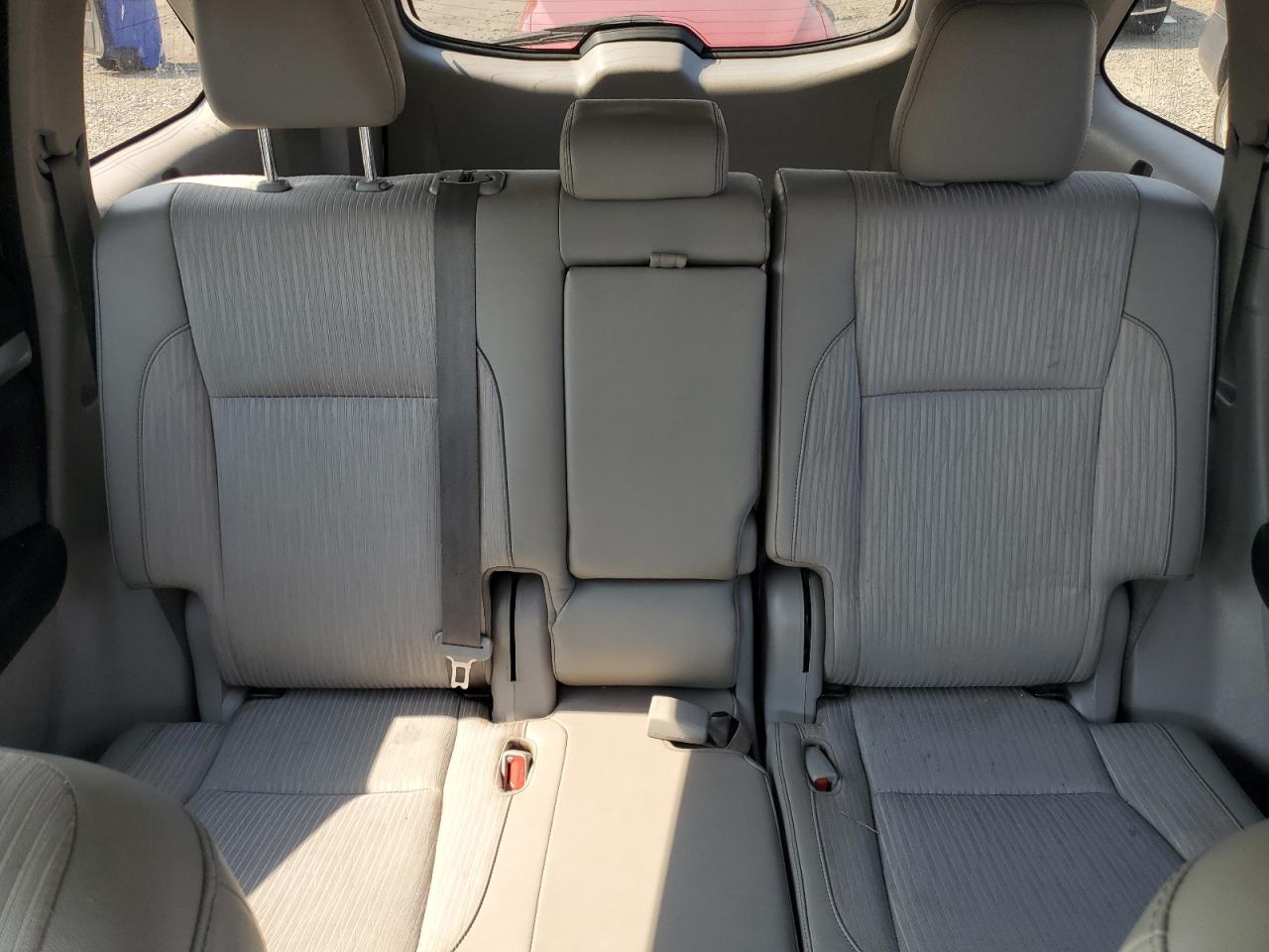 2018 Toyota Highlander Le VIN: 5TDBZRFH2JS827397 Lot: 71114795