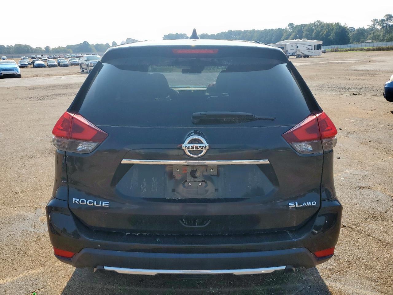 2018 Nissan Rogue S VIN: JN8AT2MV0JW320323 Lot: 81056165