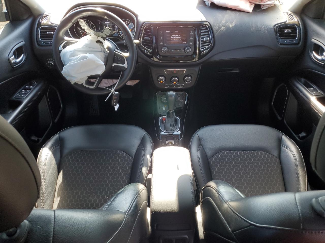 2018 Jeep Compass Latitude VIN: 3C4NJDBB0JT400458 Lot: 71794225