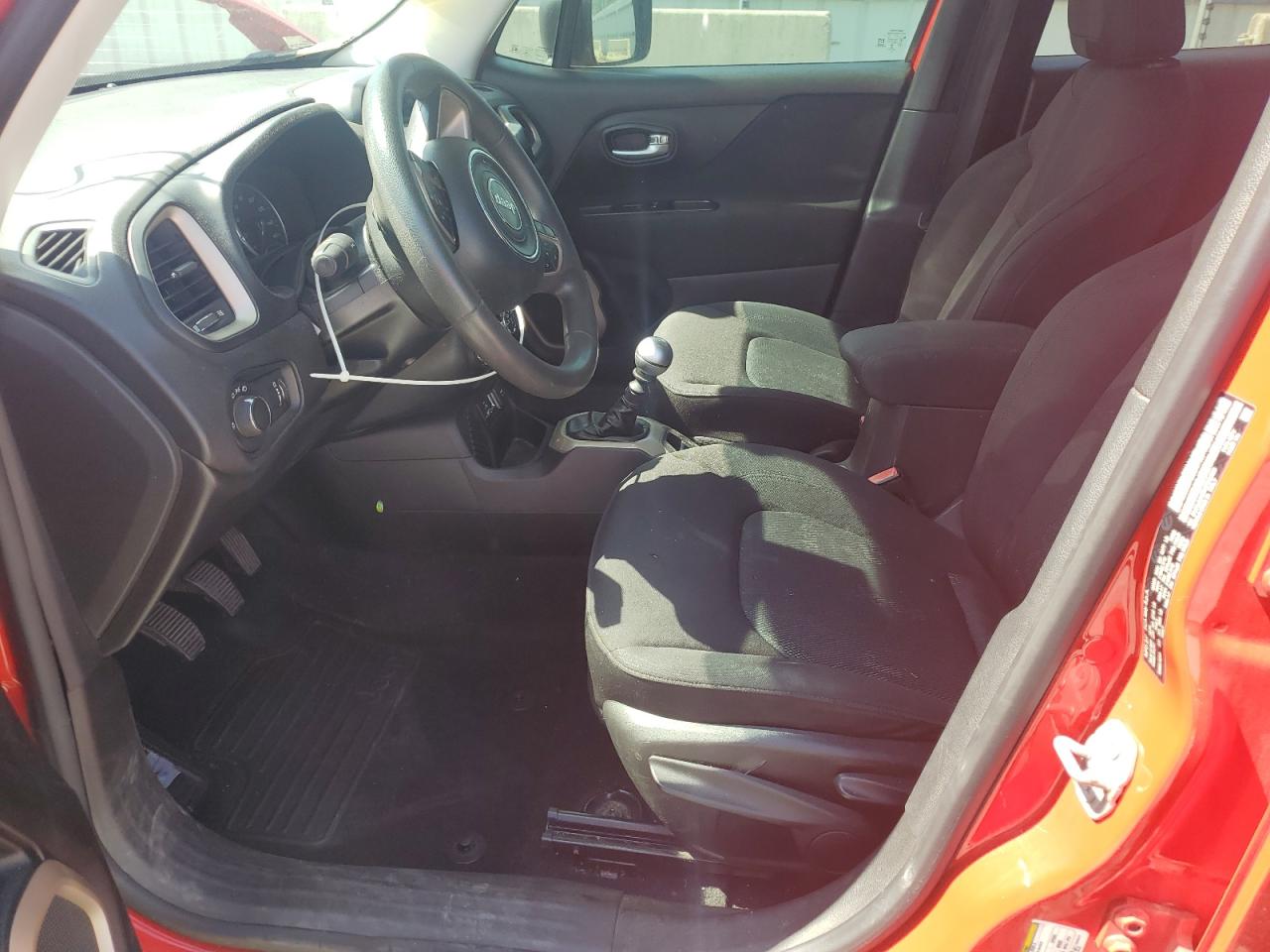 2016 Jeep Renegade Sport VIN: ZACCJAAW5GPD60825 Lot: 80635895