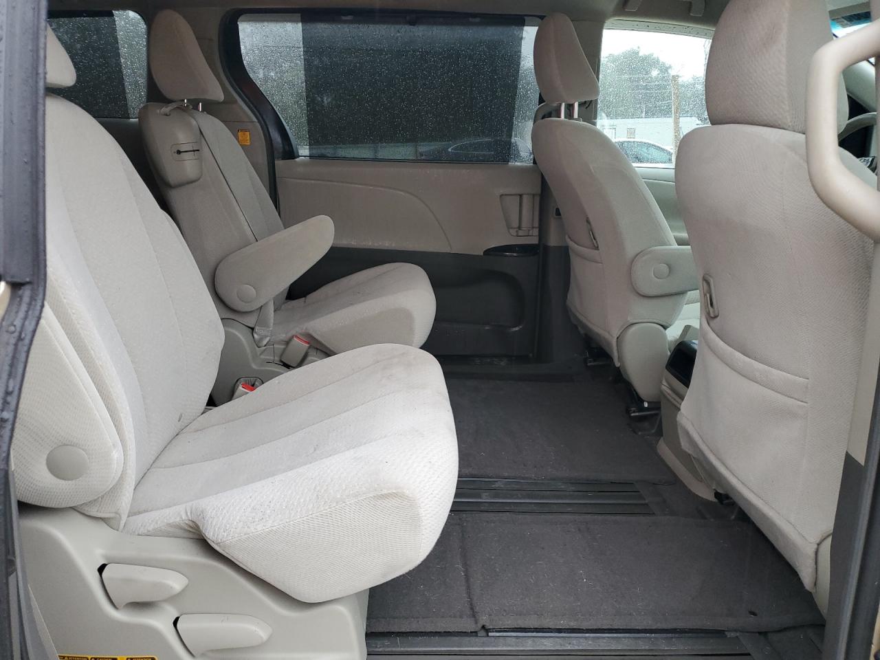 2011 Toyota Sienna Le VIN: 5TDKK3DC6BS096581 Lot: 84386505