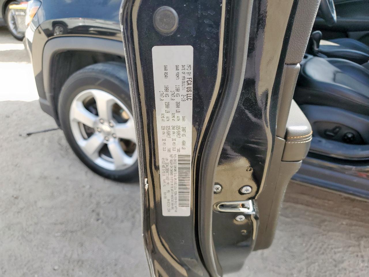 2019 Jeep Compass Latitude VIN: 3C4NJDBBXKT714037 Lot: 82113975