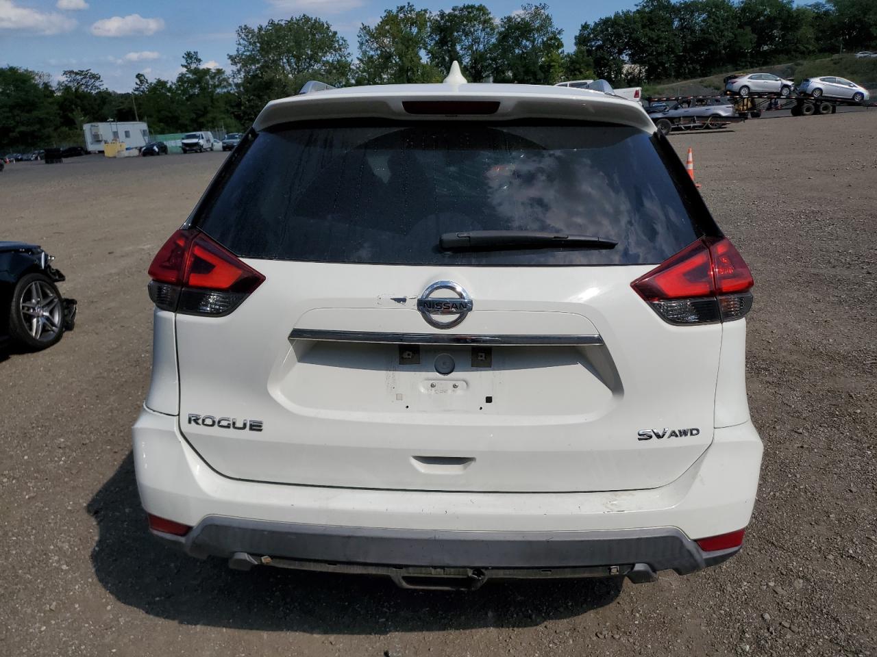 2018 Nissan Rogue S VIN: KNMAT2MV0JP531611 Lot: 70090485