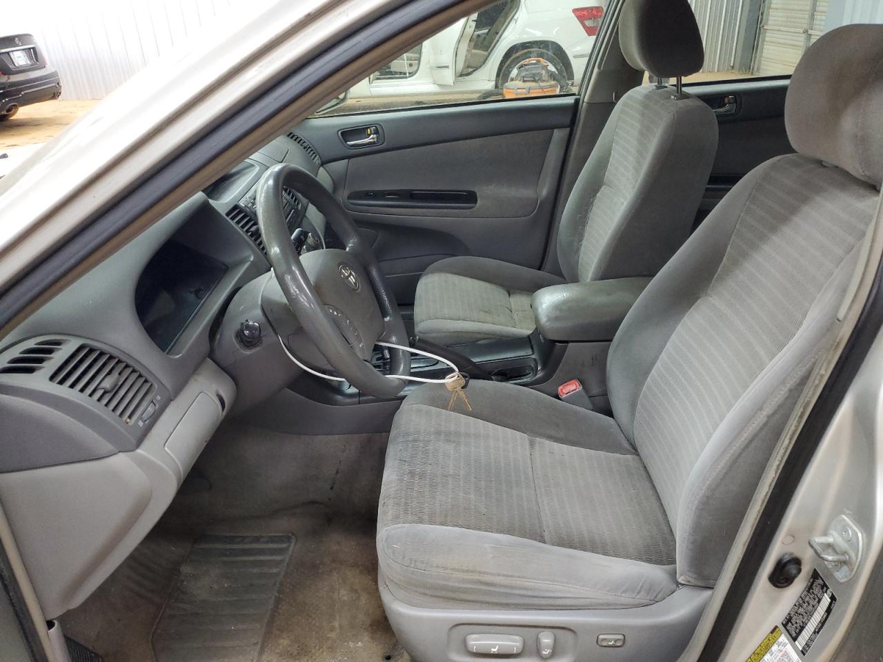 2005 Toyota Camry Le VIN: 4T1BE32K15U050668 Lot: 82148195